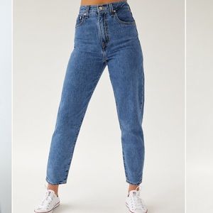 Levi’s High Loose Taper Size 28